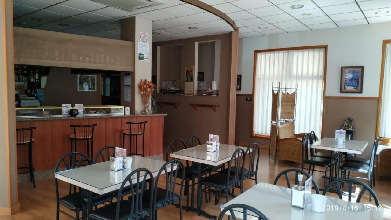 Hotel Plaza Onís Esterno foto